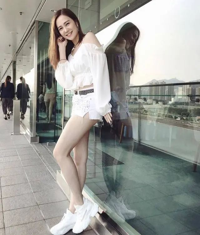 26岁tvb小花减肥只吃六粒汤圆 自曝交往期间男友与别人短信调情