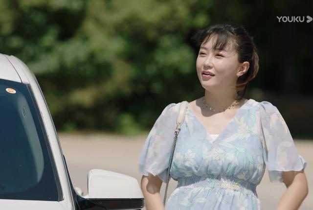 她在乡爱演刘英显土气加盟刘老根3光彩照人本人更美