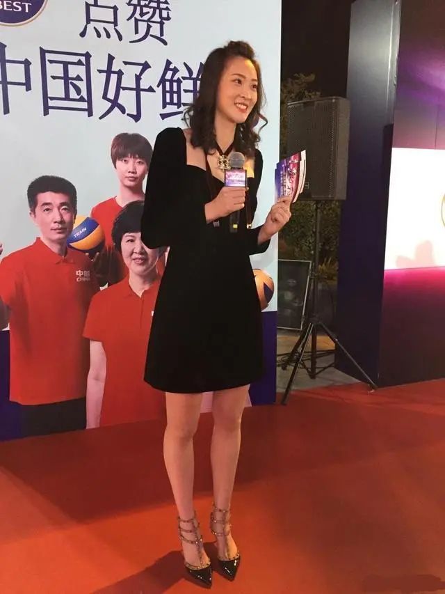 惠若琪无聊直播健身,减肥瘦脱相还开美颜,丰满身材不输女星!