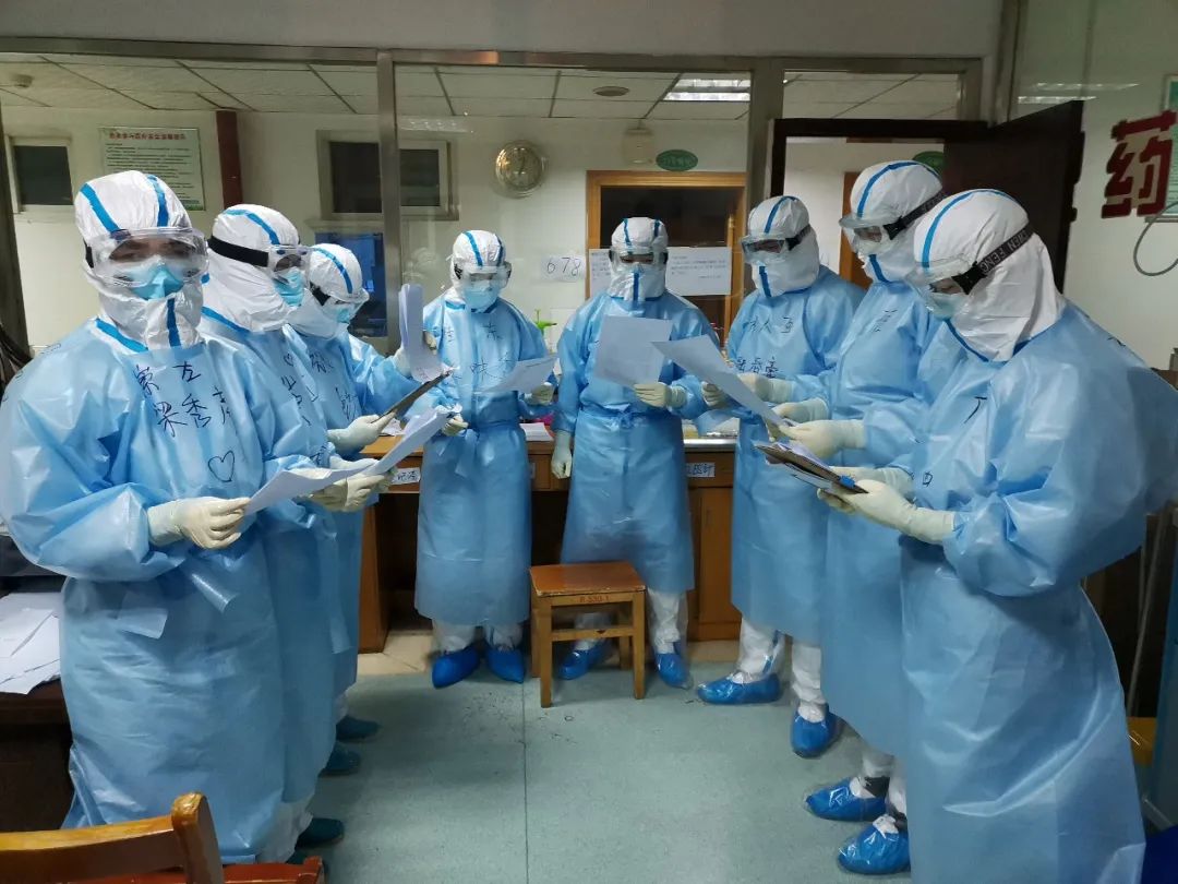 崇左支援武汉医疗队用无悔逆行感动患者