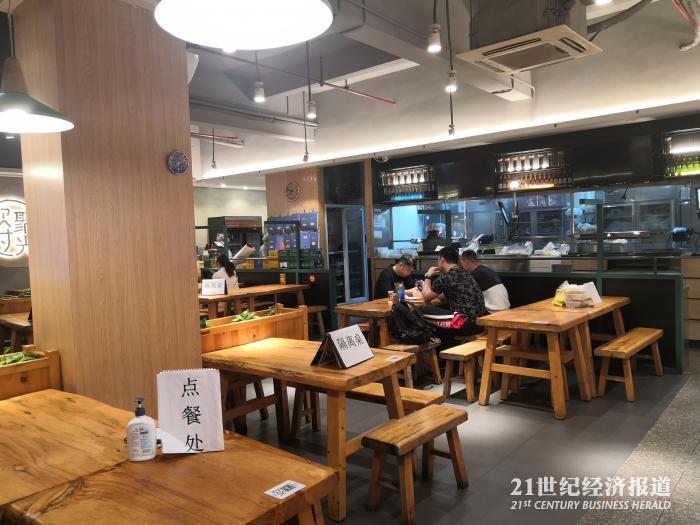 外卖火了餐厅慌了流血开堂食这本账怎么算