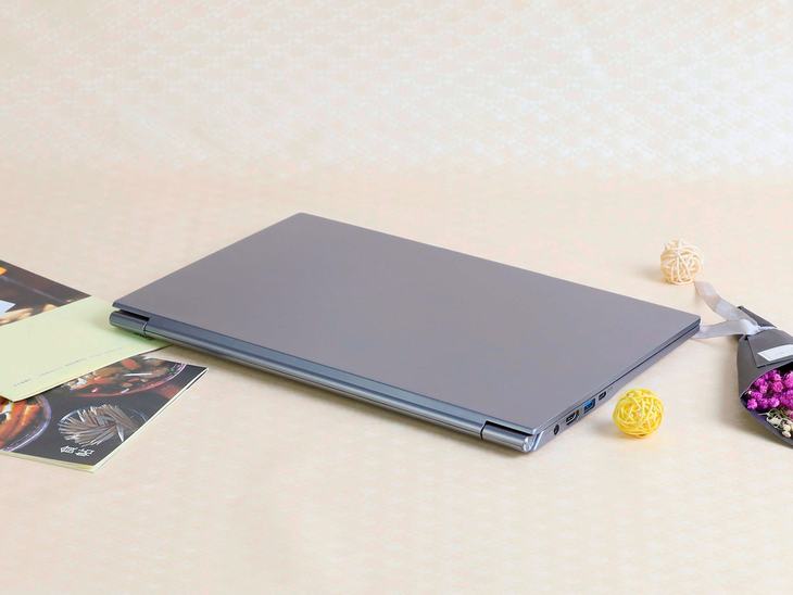 雷神mixbookair轻薄笔记本评测924克机身让移动办公如此轻松