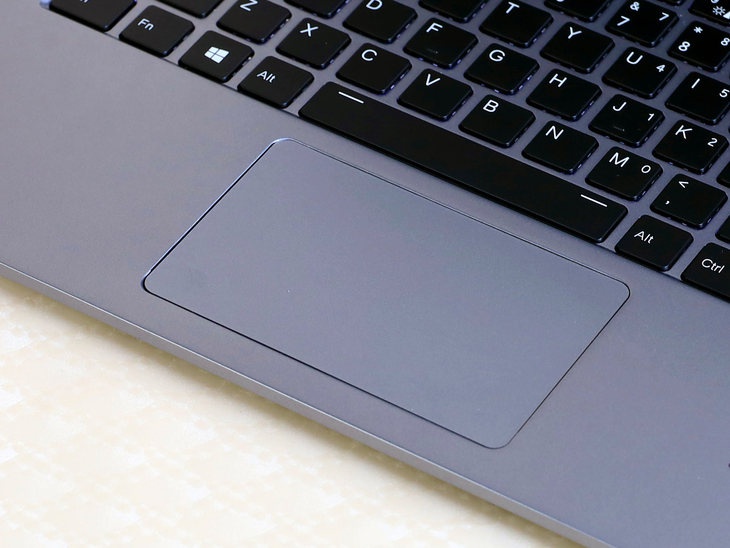 雷神mixbookair轻薄笔记本评测924克机身让移动办公如此轻松