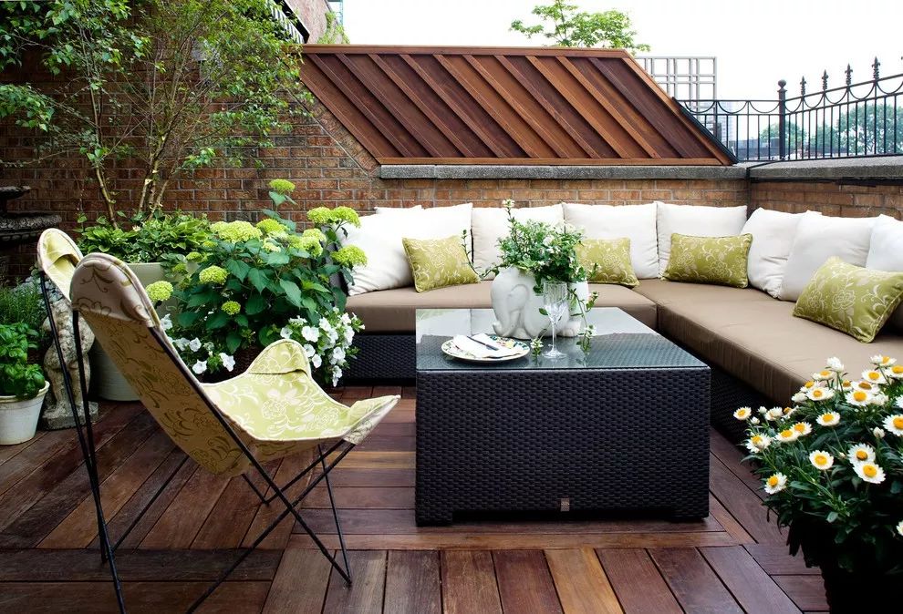 住顶层的朋友真让人羡慕,疫情时期,还有一个露台可以利用.