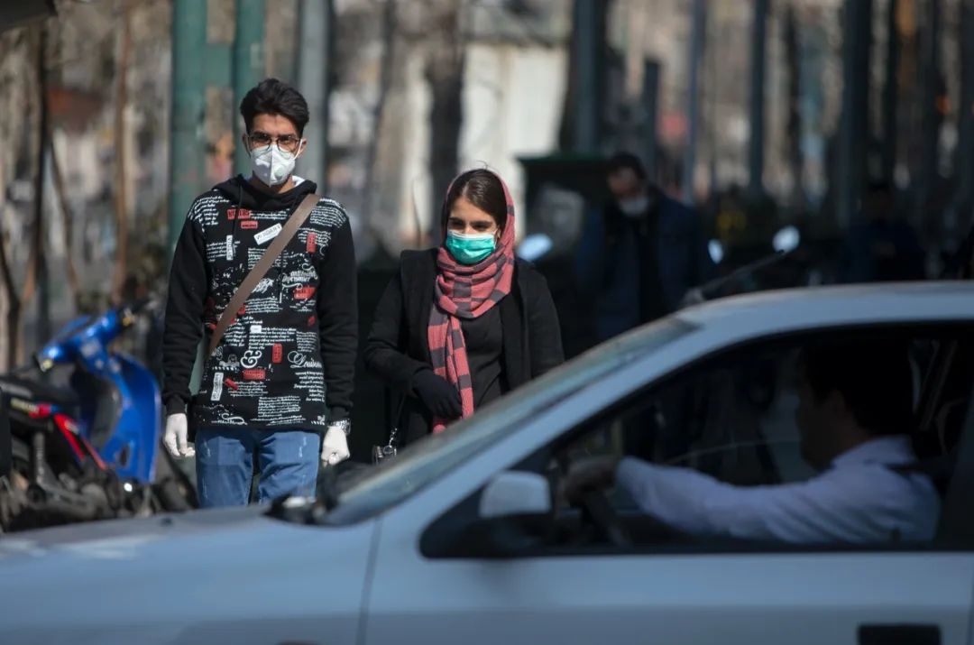 新华社 艾哈迈德·哈拉比萨斯摄)为支持伊朗抗击疫情,中国驻伊朗使馆2