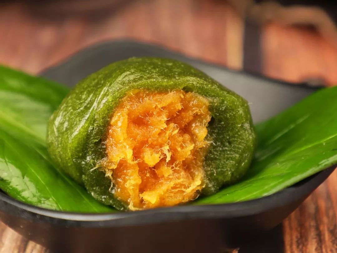 油绿如玉软糯鲜香的青团春天必尝