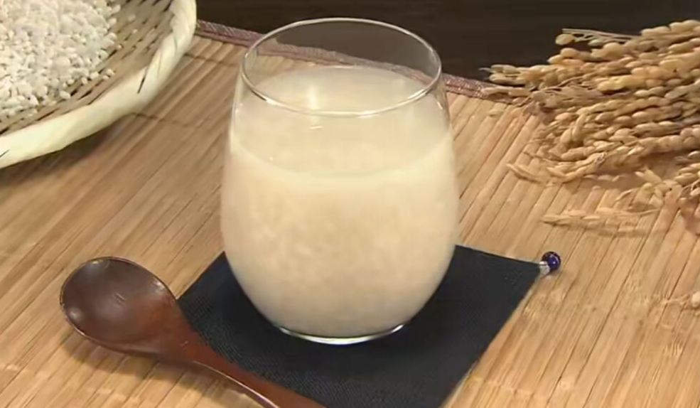 在日本很受欢迎的甘酒 到底是什么样的饮品 料理 林修的就是现在讲座 新浪新闻 在日本很受欢迎的甘酒 到底是什么样的饮品 料理 林修的就是现在讲座 新浪新闻