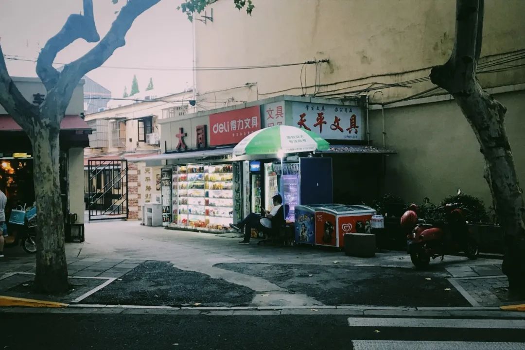 有多少路边小店没挨过这个春天