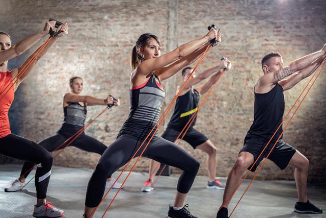 4个动作榨干身上脂肪甩跑步18条街坚持练刷脂瘦全身