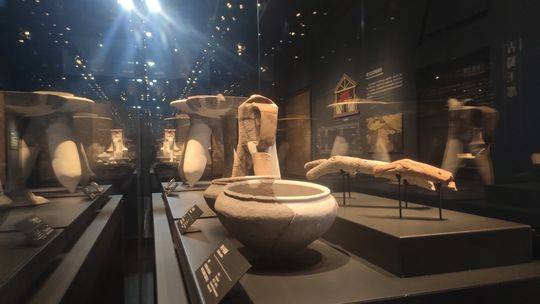 百万网友线上探访古蜀文明三星堆 国宝青铜大立人搬新家