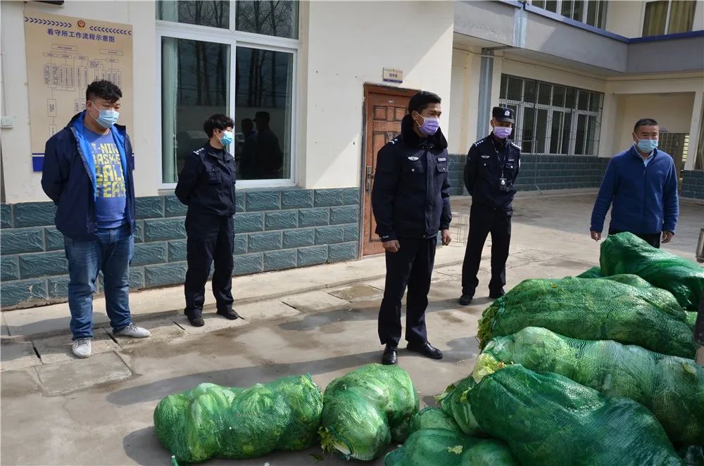 布拖縣看守所疫路堅守築牢鐵絲網下的防疫高牆