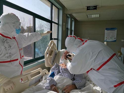 安徽最高龄新冠肺炎患者今日出院