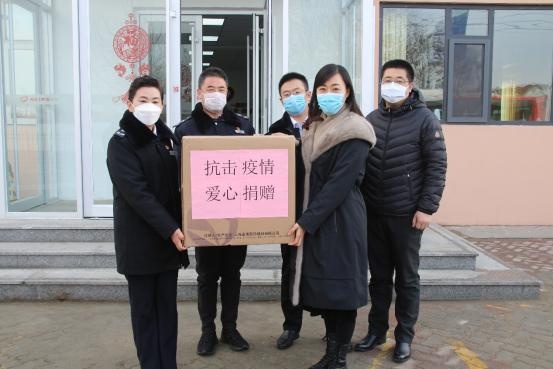 烟台白石肛肠医院向烟台公交集团一线人员捐赠500副中药颗粒