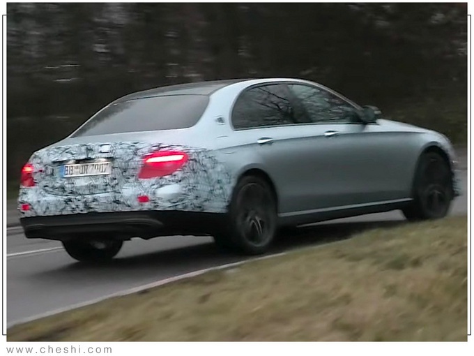 再等一个月！奔驰全新E级工厂实拍泄露，增新动力，比奥迪A6香？