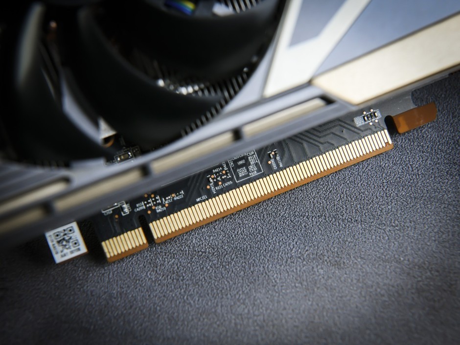 帅不帅迪兰rx5700xtx战神图赏