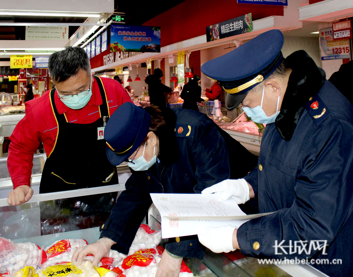 高清组图石家庄市长安区市场监管局执法人员全员上岗加大市场监管力度