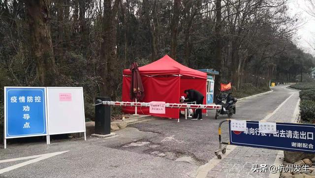 不管是封城还是封闭管理首先影响的是餐饮,住宿和旅游业,游客选择旅游