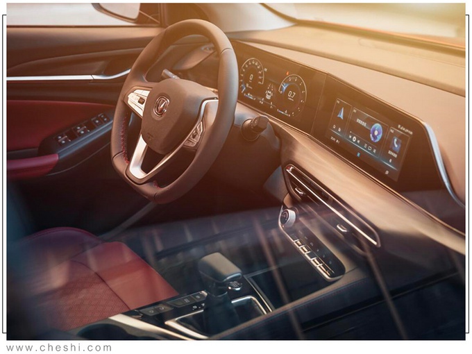 长安逸动PLUS三月17日上市 预计7.8万起售