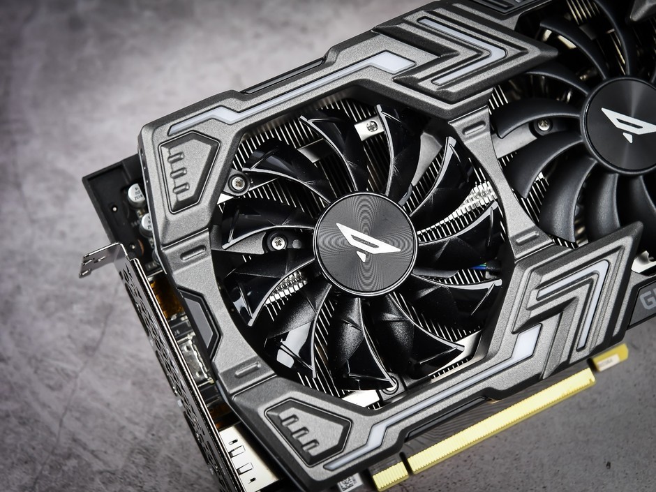 感受玩家的力量索泰rtx2080ti11gd6pgfoc14