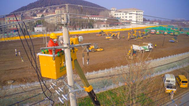 徐州供电:助力徐州应急病房建设 450米电力线路3小时火速"搬家"