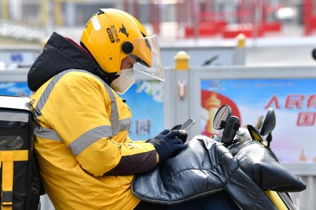 疾控中心表示快递安全外包装不要带进屋