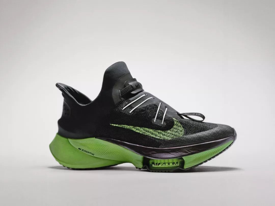 由于训练者需要跑更远的距离,并且更加频繁的日常使用,nike air zoom