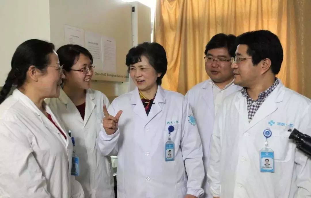 从赤脚医生到知名院士李兰娟50年如一日