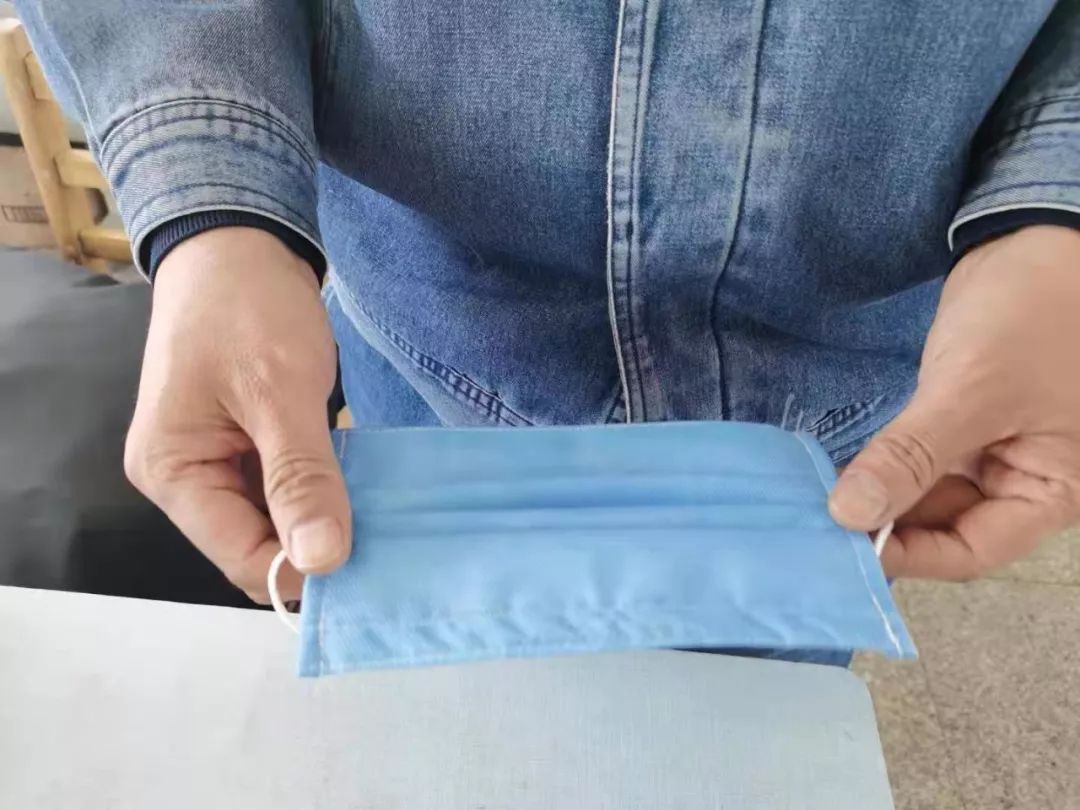 生产了口罩原材料的石油人 现在开始自己生产口罩了 疫情 新浪财经 新浪网 生产了口罩原材料的石油人 现在开始自己生产口罩了 疫情 新浪财经 新浪网