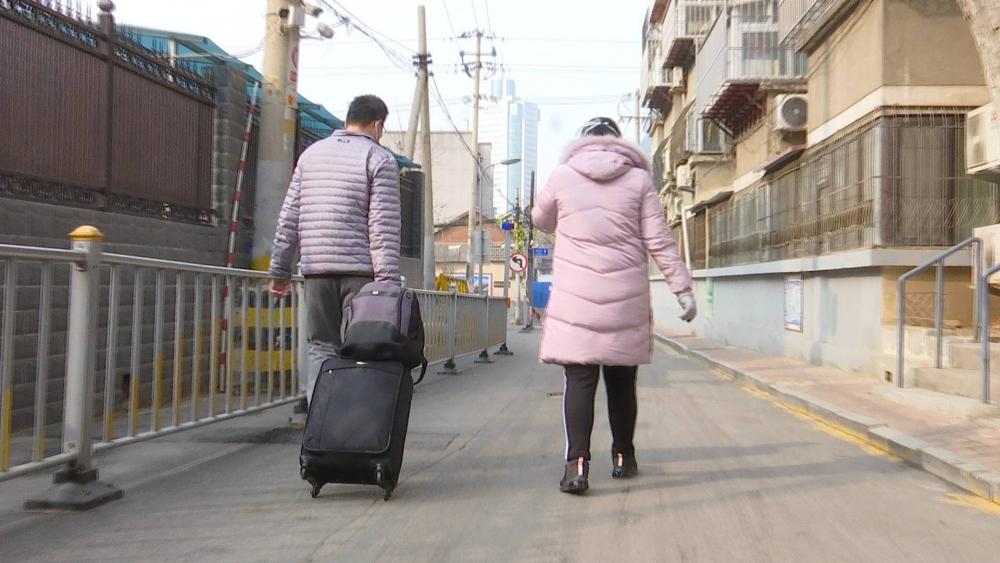 38秒齐鲁医院医疗队蒲林哲妈妈我会天天数着日子等你回来