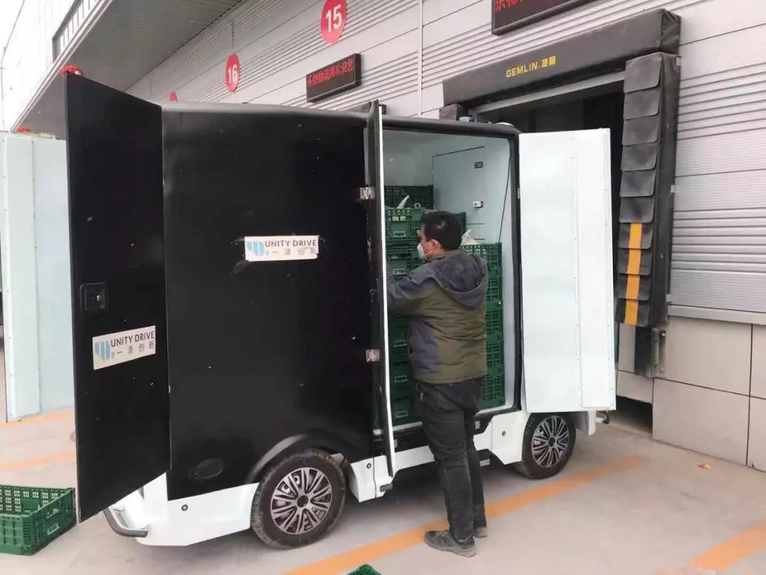 15秒买菜染肺炎 爆红的无人送菜车:每车行走1万公里 单次送菜1500斤