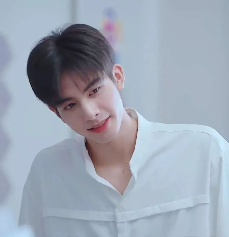 年下小狼狗系男友宋威龙带你体验萧亚轩的快乐