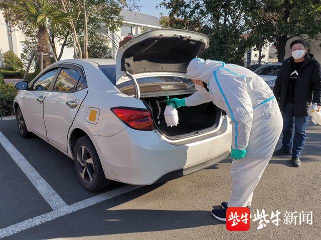 平均每天为150辆网约车消毒常州钟楼成立滴滴消杀团