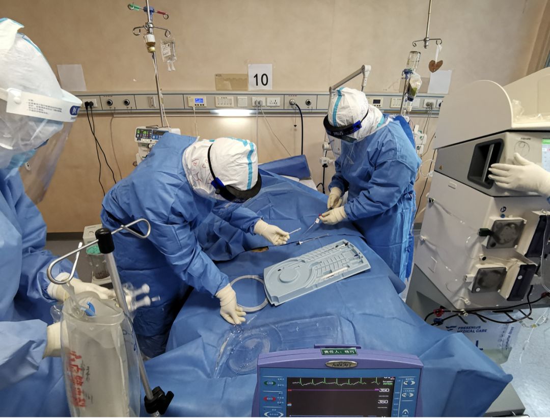直击icu病房他们就这样将濒死的重症患者救了回来