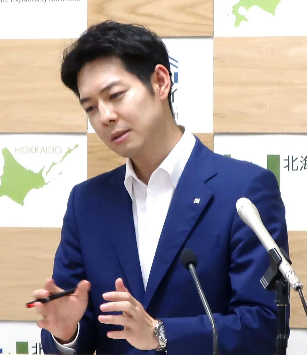 日本北海道男神知事被全网点赞顶着一张爱豆脸的他说所有结果我负责