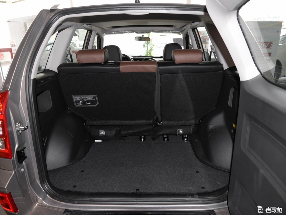 超实用的代步车 小哥带你看奇瑞瑞虎3