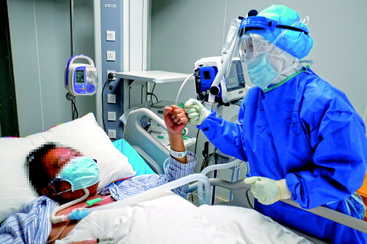 社武汉2月29日电(黎云,贾启龙,孙国强)从利比里亚抗击埃博拉病毒回来