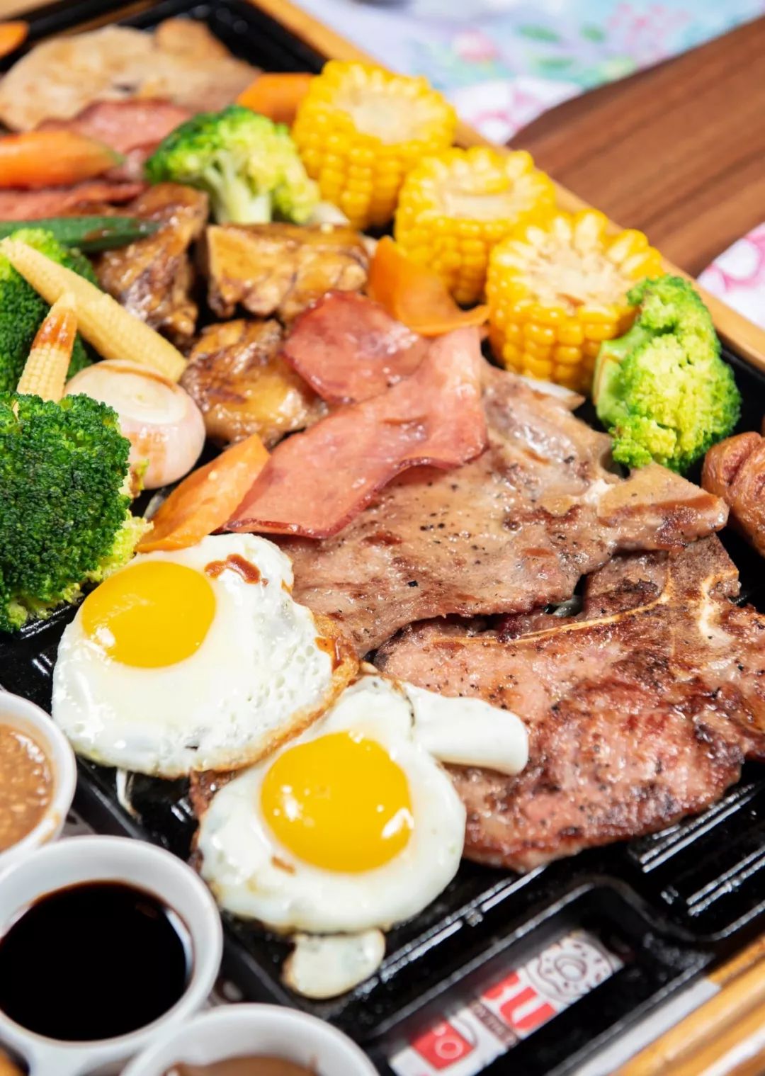 抗疫联盟 | 全网爆火的烤肉拼盘回来了!