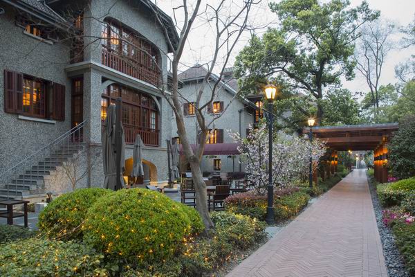 买不起《安家》里的向公馆,可以住住上海的老洋房酒店