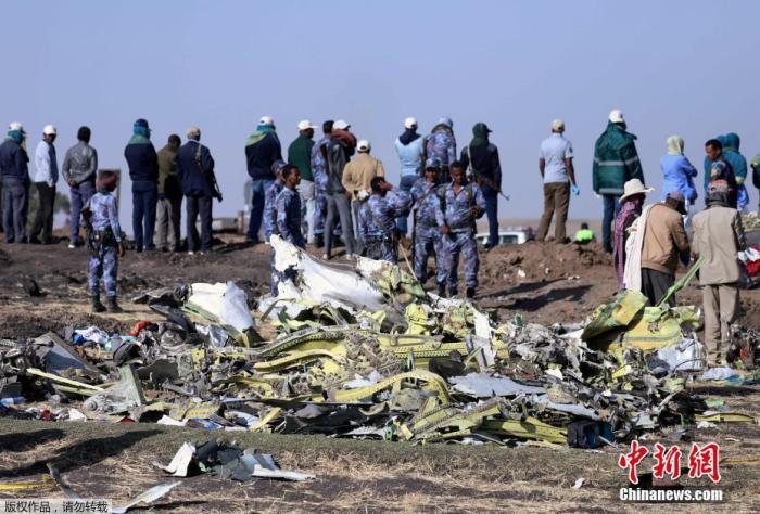 当地时间2019年3月10日上午8时38分，埃航ET302航班从亚的斯亚贝巴博莱国际机场起飞，起飞6分钟左右即坠毁，机上157人全数遇难。图为事故现场。