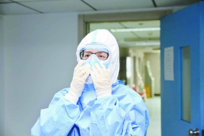 最美逆行 她们始终冲在一线|发热门诊|疫情|新冠肺炎_新浪科技_新浪网