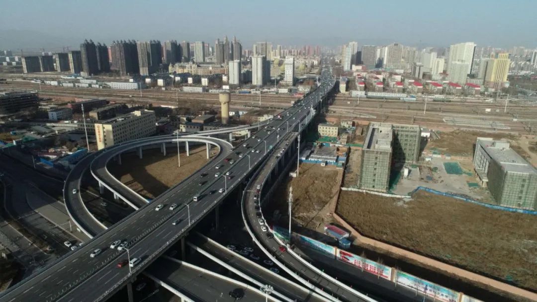 刚刚,火车站南二环立交北向西匝道通车 火车站驶出车辆可向西驶入南