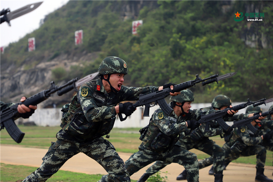 这个训练基地:紧贴实战标准 锤炼过硬技能|武警官兵|官兵_新浪军事