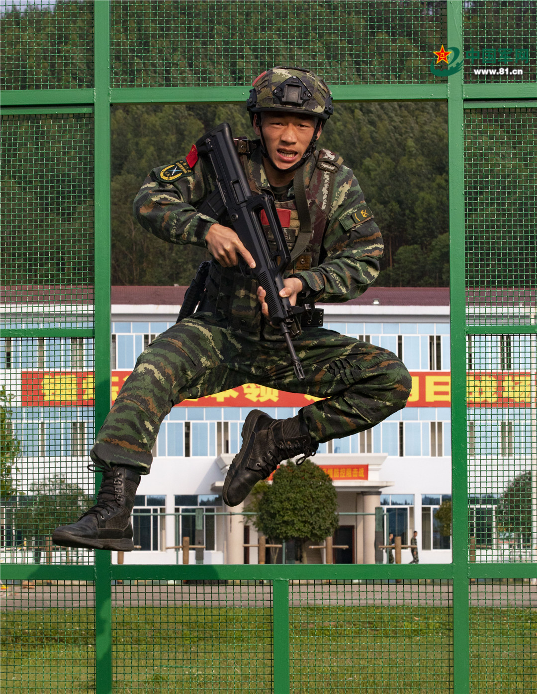 广西来宾武警特战队员掀起春季练兵热潮