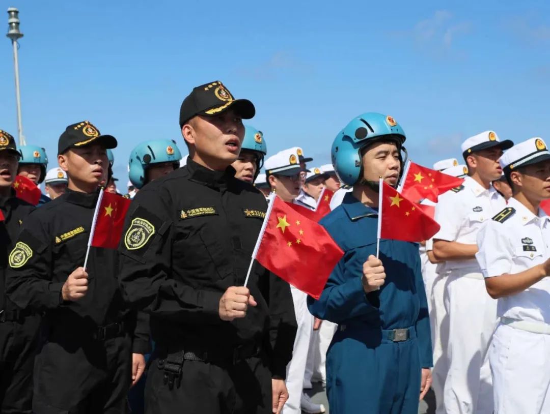 穿越疆域线,海军第三十三批护航编队"向祖国报告"