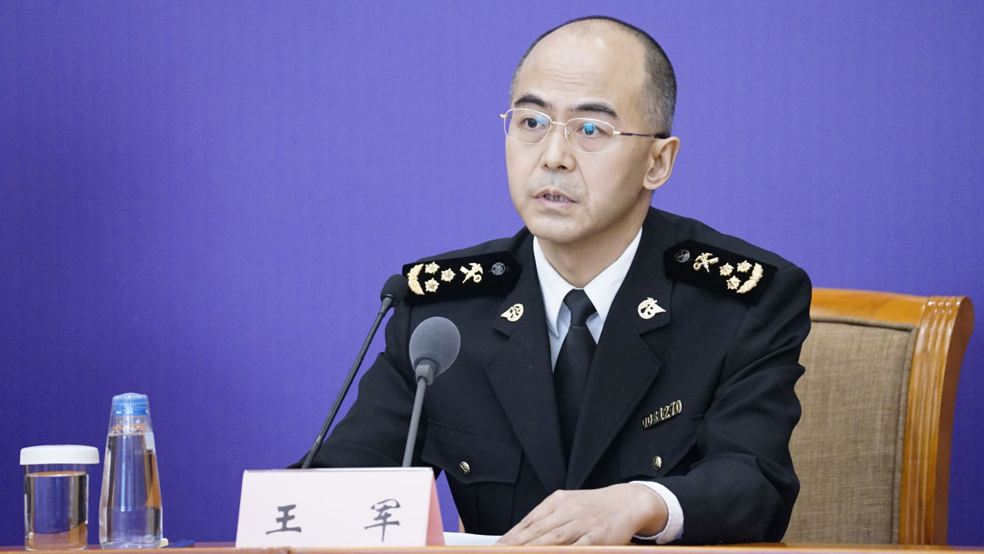 央视网消息:在3月16日国务院联防联控机制新闻发布会上,海关总署政策