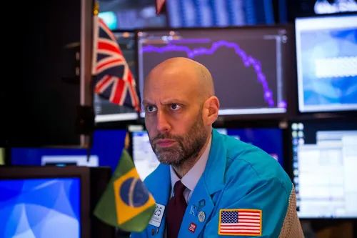 3月17日，交易员在美国纽约证券交易所工作。新华社发（郭克摄）&nbsp;