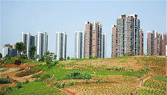 热点地区土地市场火爆非热点地区放松出让规则促成交