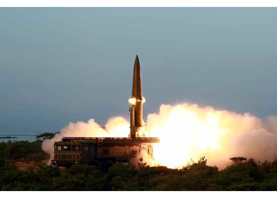 朝鲜新型短程弹道导弹 图源：劳动新闻
