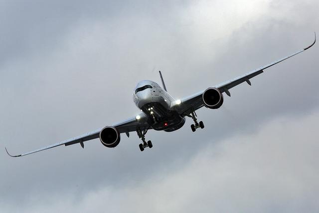 空客向俄罗斯航空交付首架以作曲家柴可夫斯基命名的a350-900飞机.