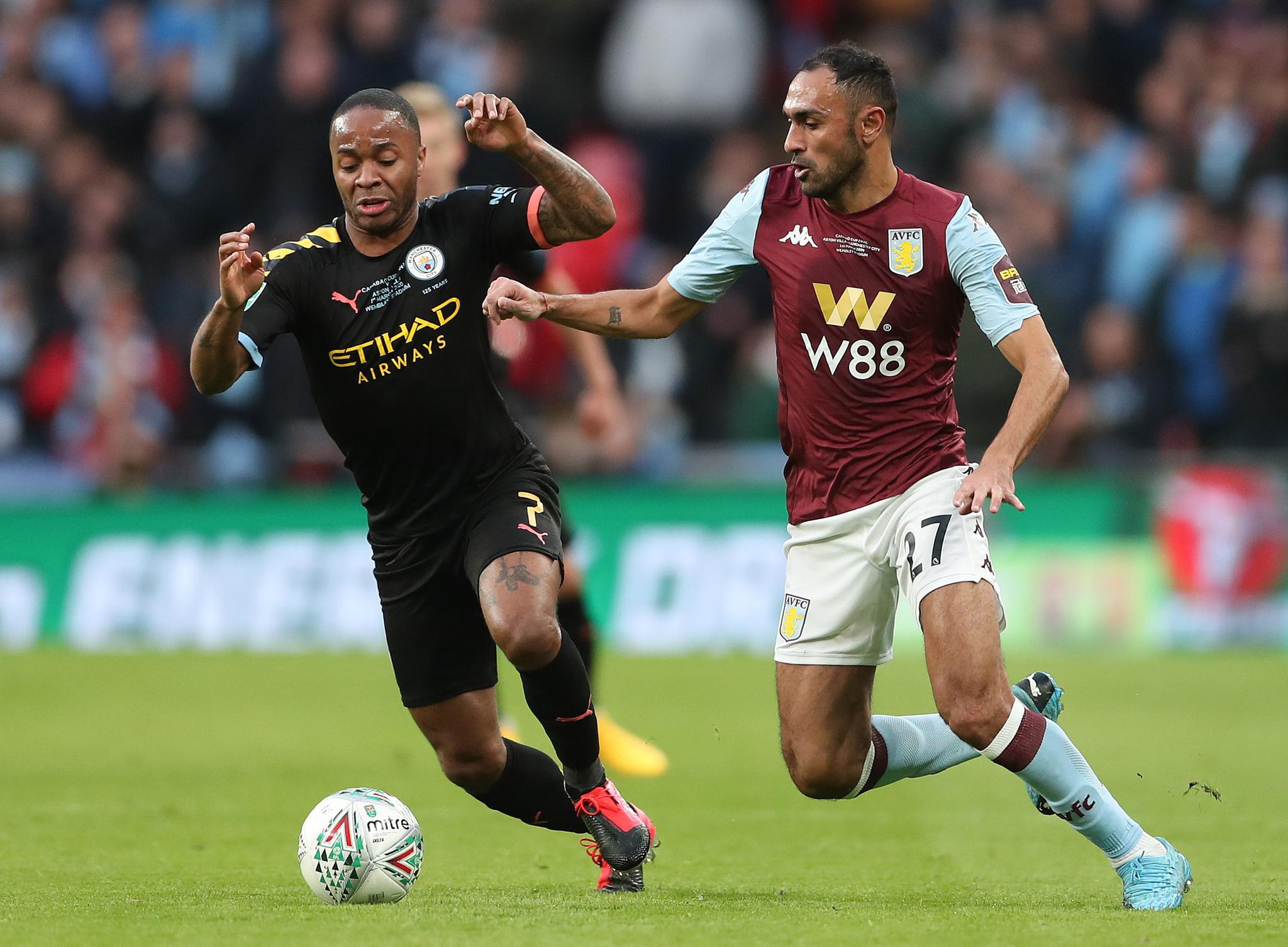 足球| 曼城队夺得英联杯冠军